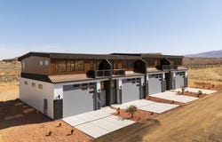 1328 E Lone Rock View Dr, Big Water, UT 84741