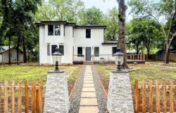 806 E 7th St, Newton, KS 67114