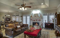 1007 BLUEBONNET LN, Adkins, TX 78101-2708