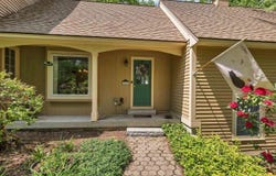 32 Holton Circle, Londonderry, NH 03053