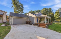 3007 W 73rd Terrace, Prairie Village, KS 66208