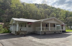 18830 E. Big Creek Rd, Canada, KY 41519
