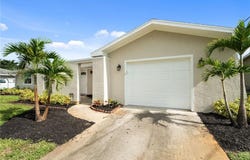 372 SE Oakridge Drive, Port St Lucie, FL 34984