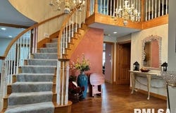 2 Aaron Drive, Jacksonville, IL 62650