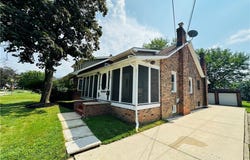 660 Johnson Avenue, Bedford, OH 44146