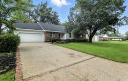 902 Foxwood Drive, Jacksonville, AR 72076