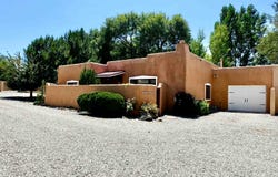 525 La Lomita, Taos, NM 87571
