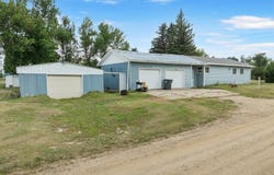 204 2nd Ave, Benedict, ND 58716