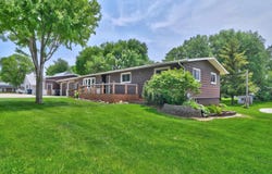907 A Avenue, Armstrong, IA 50514