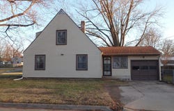 701 SW MacVicar AVE, Topeka, KS 66606