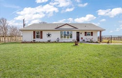 698 Hackberry, Van Alstyne, TX 75495