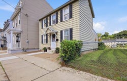 589 S Main St, Phillipsburg Town, NJ 08865-3115