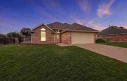 206 Mourning Dove Lane, Krum, TX 76249
