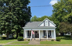 304 S Powell St, Norris City, IL 62869