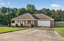 2009 Stillwater Drive, Jonesboro, AR 72404