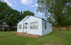 216 S Mesquite Street, Muenster, TX 76252