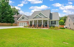 4711 W Lakeshore Drive, Acworth, GA 30101