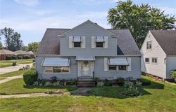 29538 Woodway Drive, Wickliffe, OH 44092