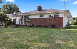 1327 W 39th Street, Lorain, OH 44053