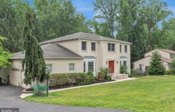 23 WILLIS Drive, EWING, NJ 08628