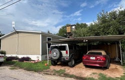 138 N Third St, Harper, TX 78631