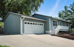 200 Juniper Ct, IA 52317