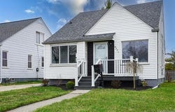8221 Coolidge, Center Line, MI 48015