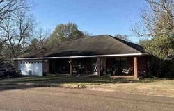 212 N Congress St, Mendenhall, MS 39114