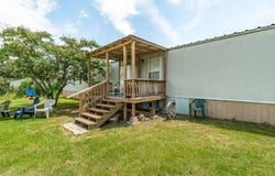 133 N Comanche Drive, De Leon, TX 76444