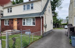 421-423 E 27Th St, Paterson City, NJ 07514-1813