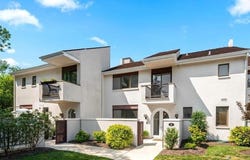 2 DEZAC, DEVON, PA 19333