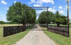 201 Vinyard Drive, Waxahachie, TX 75167