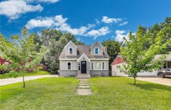 225 11th Avenue N, South Saint Paul, MN 55075