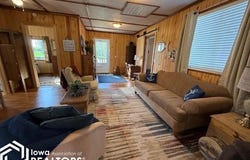 1410 E Ridge Drive, Brooklyn, IA 52211