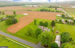 45 S PEARTOWN ROAD, DENVER, PA 17517