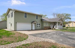 317 S Walnut St, Wilton, IA 52778