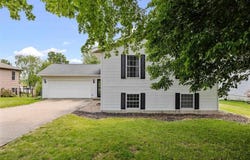 2030 Dows St, Ely, IA 52227