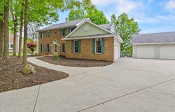 1312 Glenview Circle, Bellefontaine, OH 43311