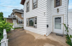 24 W 10TH Avenue, OSHKOSH, WI 54902