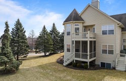 1018 Terrace Ct, Lake Geneva, WI 53147