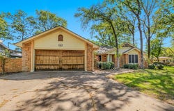 223 Enchanted Dr, Enchanted Oaks, TX 75156
