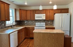 607 Crestview Ln, Lower Burrell, PA 15068