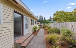 1440 YEW AVE, Coos Bay, OR 97420