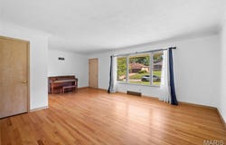 10634 Larkspur Drive, St Louis, MO 63123