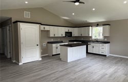 317 S Wallace Street, Uhrichsville, OH 44683