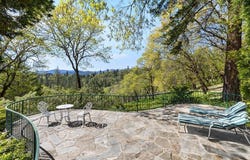 1129 Three Pines Road, Grants Pass, OR 97526