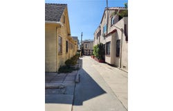 6410 La Mirada, Los Angeles, CA 90038