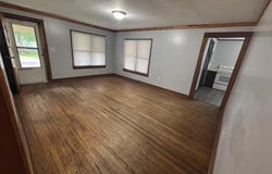 316 S 12th and 1/2 Street, Vincennes, IN 47591