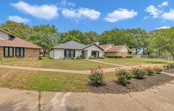 602 Pierce Street, Lindale, TX 75771