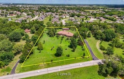 12400 E Lynne St., Wichita, KS 67207